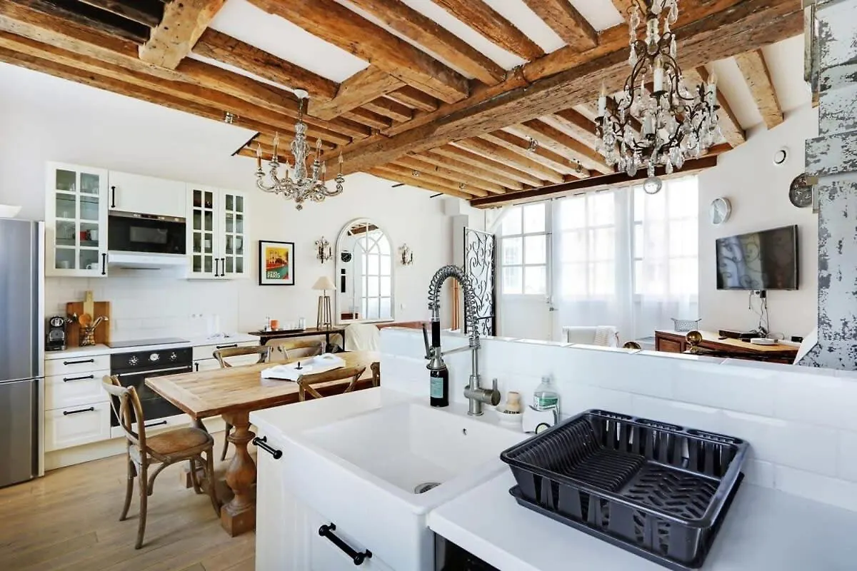 Classy Bourgeois - Chic 2 Bedroom In Le Marais Apartment Paris